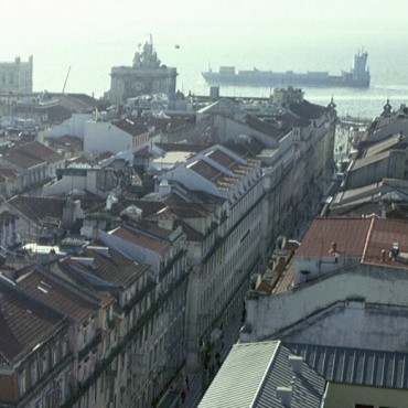 Lissabon, Frachter auf dem Tejo